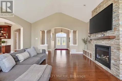 1525 Rangeland Avenue Ottawa ON K4P 0E1