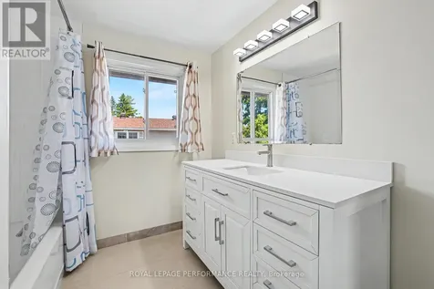 29 Aldercrest Drive Ottawa ON K2G 1P8