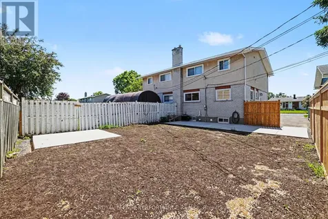 29 Aldercrest Drive Ottawa ON K2G 1P8