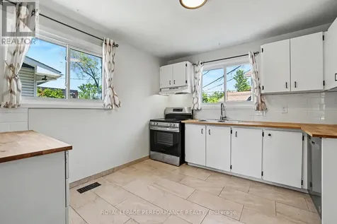 29 Aldercrest Drive Ottawa ON K2G 1P8