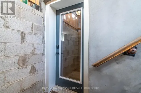 948 Parkhurst Boulevard Ottawa ON K2A 3M9
