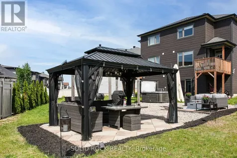 335 Grackle Street Ottawa ON K1X 0G6