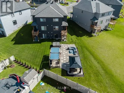 335 Grackle Street Ottawa ON K1X 0G6