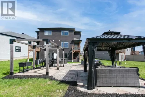 335 Grackle Street Ottawa ON K1X 0G6