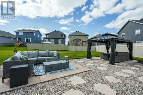 335 Grackle Street Ottawa ON K1X 0G6