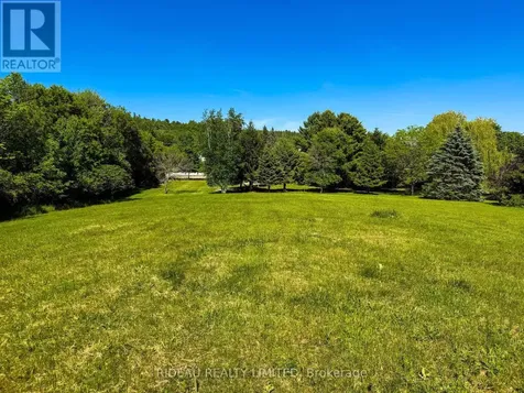 17 Mountain Road Westport ON K0G 1X0