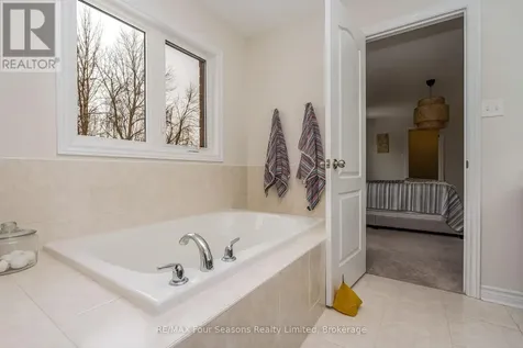 40 Kirby Avenue Collingwood ON L9Y 3W8