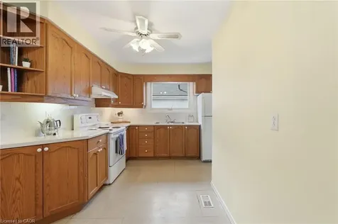 1347 Fisher Avenue Burlington ON L7P 2L7
