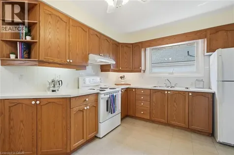 1347 Fisher Avenue Burlington ON L7P 2L7