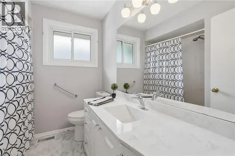1347 Fisher Avenue Burlington ON L7P 2L7