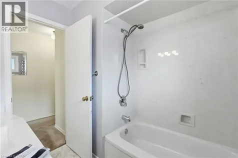 1347 Fisher Avenue Burlington ON L7P 2L7