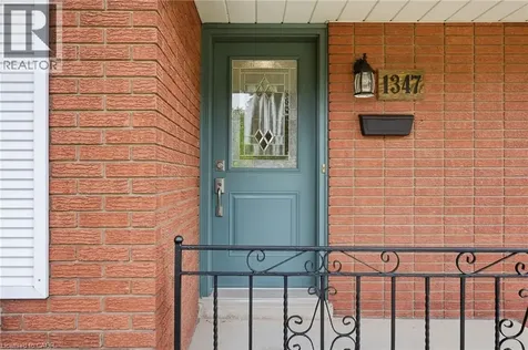 1347 Fisher Avenue Burlington ON L7P 2L7
