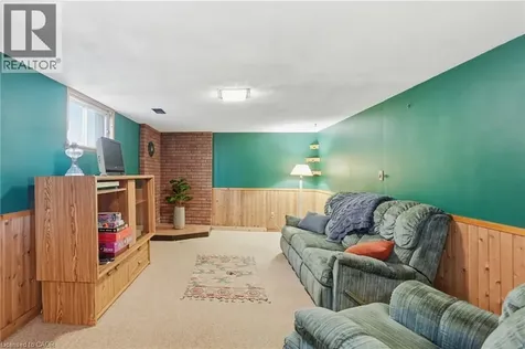 1347 Fisher Avenue Burlington ON L7P 2L7