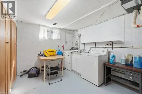 1347 Fisher Avenue Burlington ON L7P 2L7