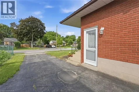 1347 Fisher Avenue Burlington ON L7P 2L7
