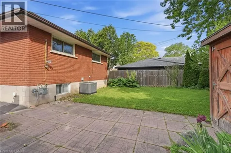 1347 Fisher Avenue Burlington ON L7P 2L7