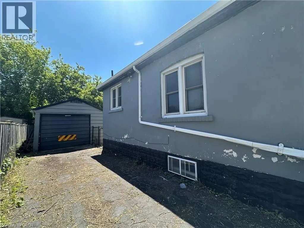 536 Queensdale Avenue East Hamilton ON L8V 1L2
