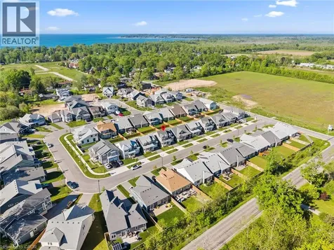 26 Beachwalk Crescent Crystal Beach ON L0S 1N0