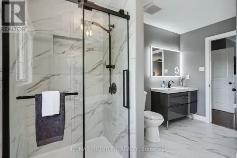 37 Calderwood Way Ottawa ON K2J 5L9