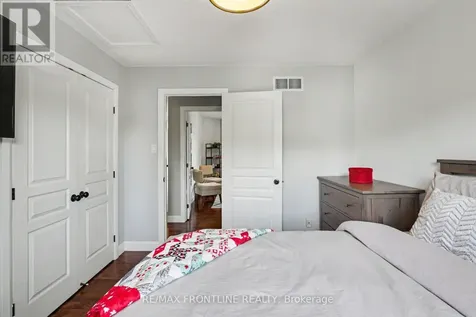 37 Calderwood Way Ottawa ON K2J 5L9