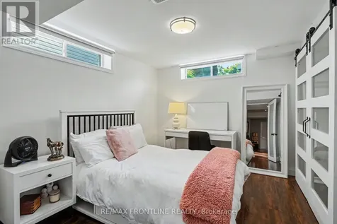 37 Calderwood Way Ottawa ON K2J 5L9