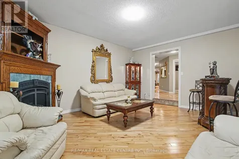 342 Saginaw Parkway Cambridge ON N1T 1R8