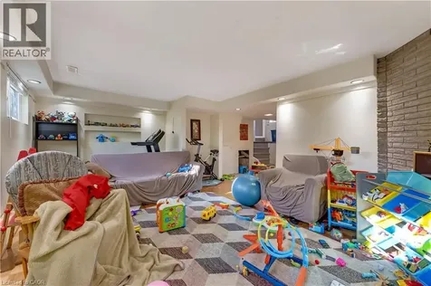 510 Edenbrook Place Waterloo ON N2L 4N5