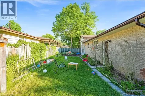 510 Edenbrook Place Waterloo ON N2L 4N5