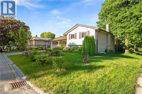 510 Edenbrook Place Waterloo ON N2L 4N5