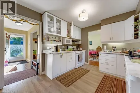 510 Edenbrook Place Waterloo ON N2L 4N5