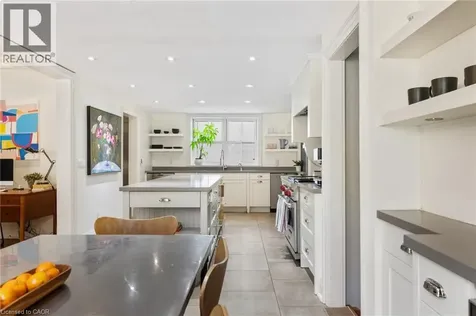 332 Palmer Avenue Oakville ON L6J 1T3