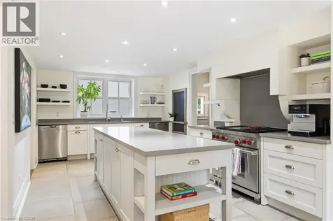 332 Palmer Avenue Oakville ON L6J 1T3