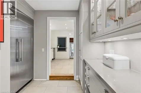 332 Palmer Avenue Oakville ON L6J 1T3