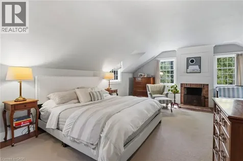 332 Palmer Avenue Oakville ON L6J 1T3