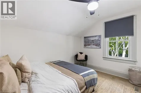 332 Palmer Avenue Oakville ON L6J 1T3