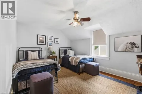 332 Palmer Avenue Oakville ON L6J 1T3