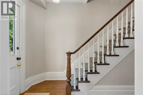 332 Palmer Avenue Oakville ON L6J 1T3