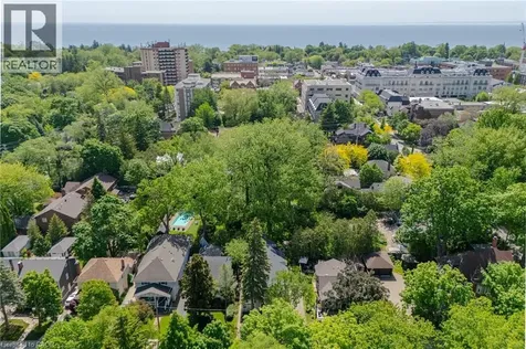 332 Palmer Avenue Oakville ON L6J 1T3