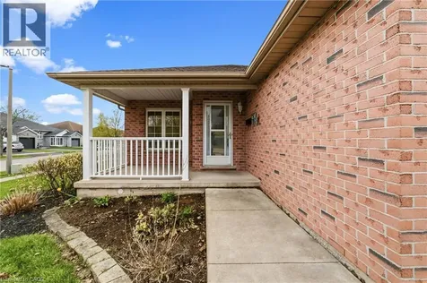 296 Autumn Crescent Welland ON L3C 7K1