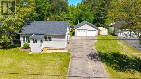 64 Laurentian Drive Petawawa ON K8H 2M3