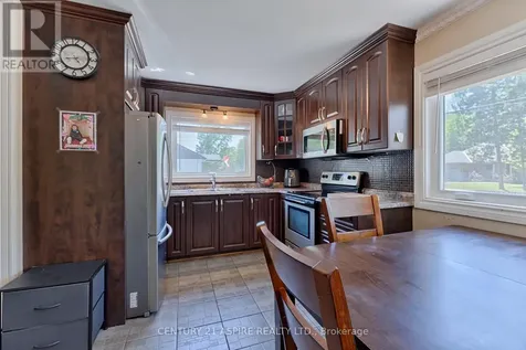 64 Laurentian Drive Petawawa ON K8H 2M3