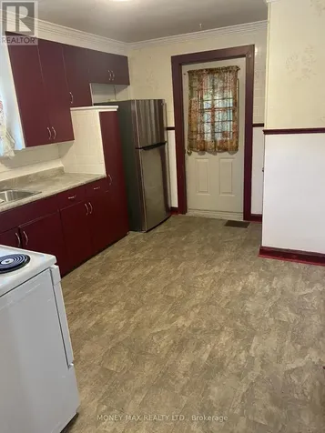 1424 Rosenthal Avenue Carlington Avenue Ottawa ON K1Z 8H9