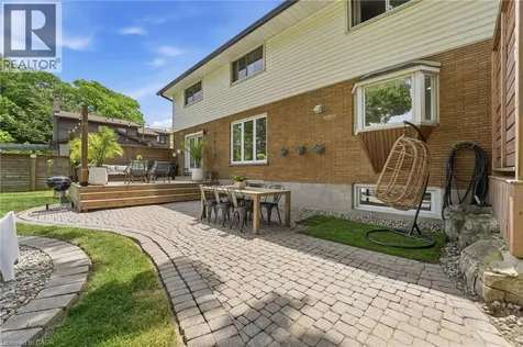 304 Stone Church Road West Hamilton ON L9B 1A4