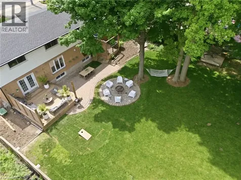 304 Stone Church Road West Hamilton ON L9B 1A4