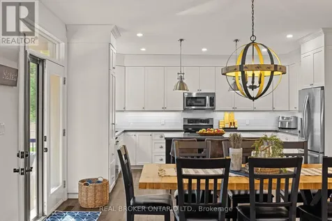 49 Sydenham Trail West Clearview ON L0M 1H0