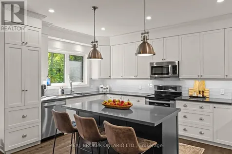 49 Sydenham Trail West Clearview ON L0M 1H0