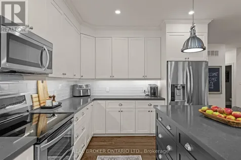 49 Sydenham Trail West Clearview ON L0M 1H0