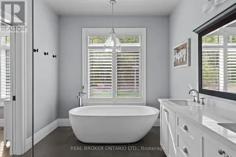49 Sydenham Trail West Clearview ON L0M 1H0
