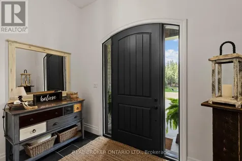 49 Sydenham Trail West Clearview ON L0M 1H0
