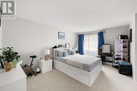 5953 Pineglade Crescent Ottawa ON K1W 1G9